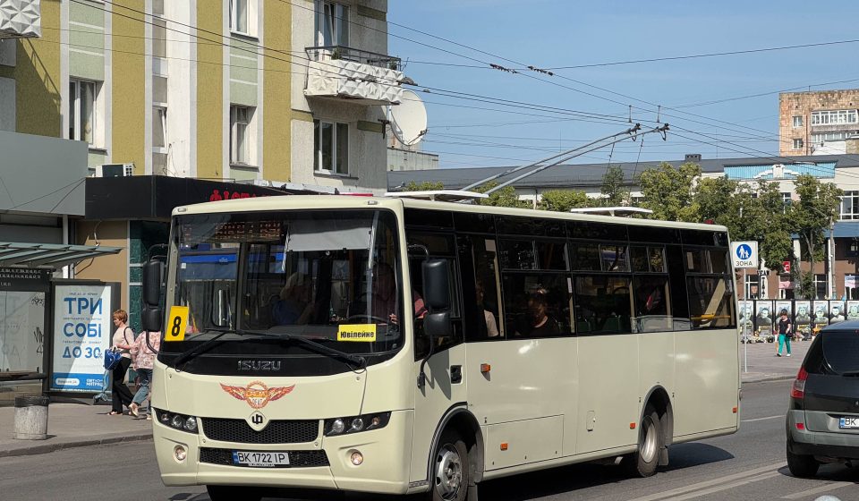 8 автобус(маршрутка) Рівне
