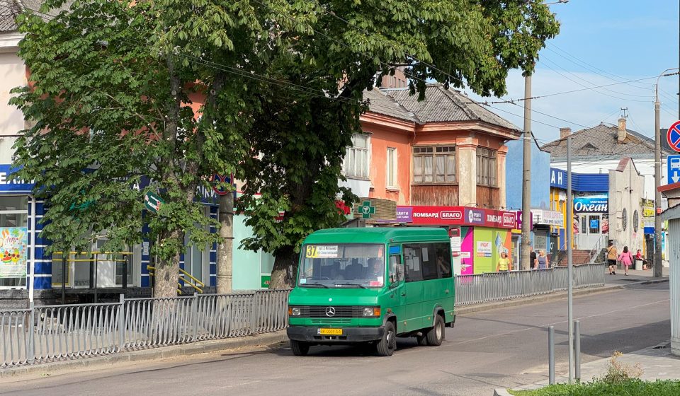 37 автобус(маршрутка) Рівне