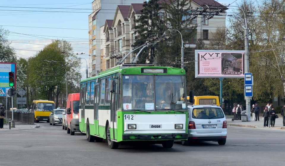 9 тролейбус Рівне: рух, зупинки