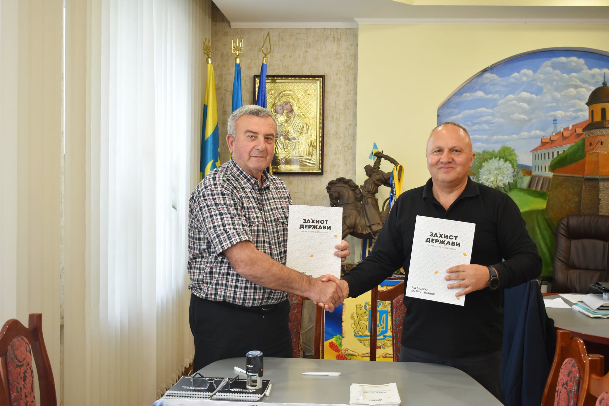 Підписання меморандуму між Дубенською міськрадою і ГО «Захист Держави»