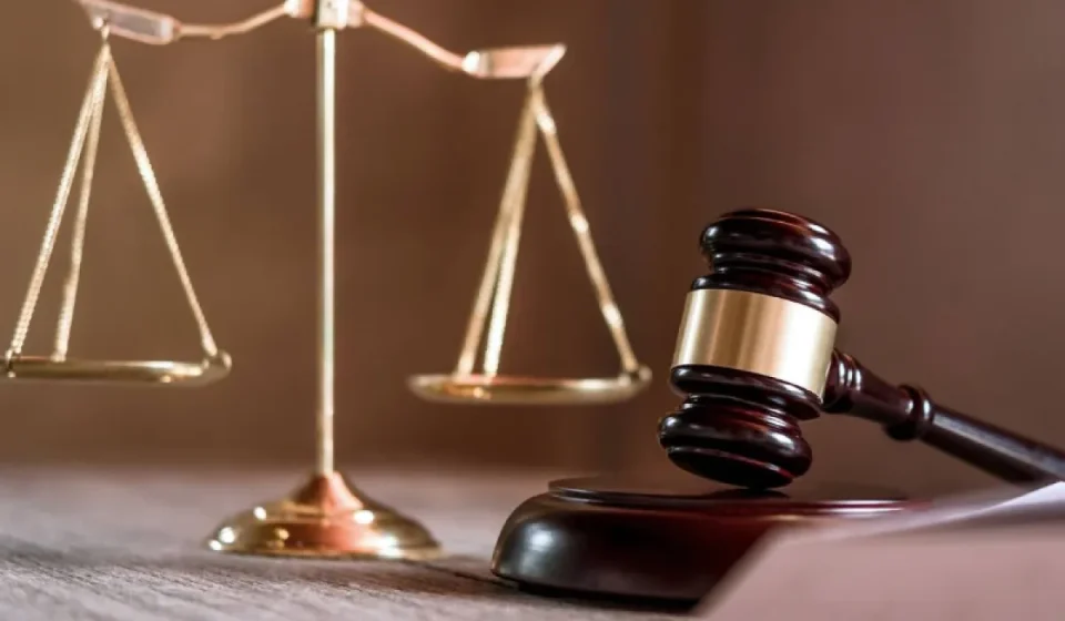 Корецький суд призначив штраф мешканцю громади за побиття брата