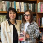 У Демидівці фонд бібліотеки поповнили новими книгами від місцевих читачів
