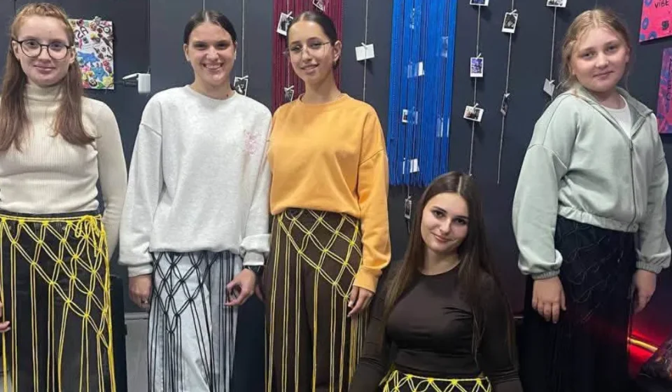 У Дубні молодь опановувала мистецтво плетіння традиційних українських припендів