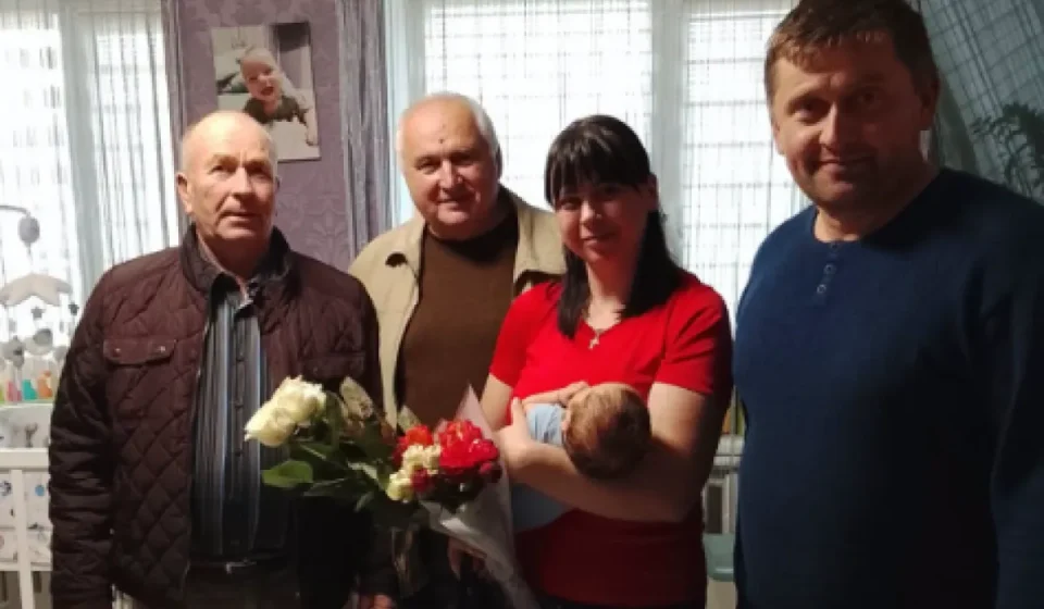 У Корецькій громаді відсвяткували народження сина родини Rayon.in.ua