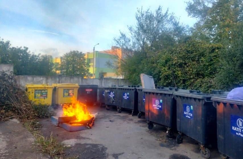 У Квасилові знову підпалили сміттєвий контейнер