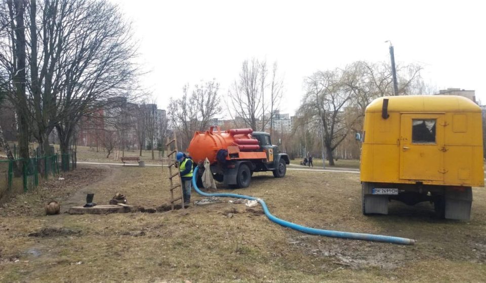У Рівному через аварію на водопроводі деякі будинки залишилися без водопостачання
