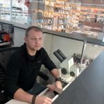 Ветеран АТО відновив ювелірну справу і відкрив майстерню в Рівному після служби на фронті