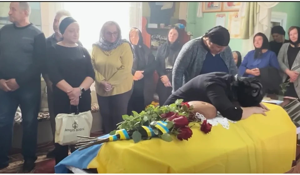 Демидівська громада провела в останню путь захисника з Товпижина