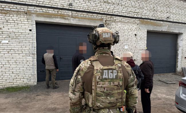 Підприємця з Рівненщини звинувачують у контрабанді понад 4,7 тонн бурштину до Азії
