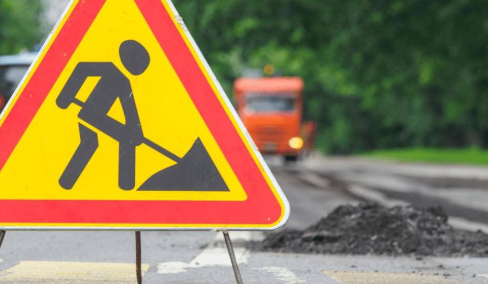 Рух на вулиці Гашека у Рівному ускладнять до пізнього вечора