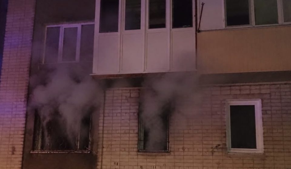 Трагедія у Дубровиці: пожежа в квартирі призвела до загибелі 52-річної жінки