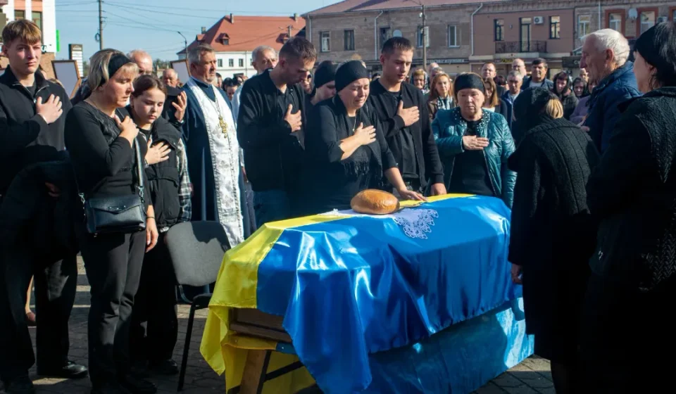 У Дубні провели в останню путь воїна Анатолія Ігнатовича, загиблого на Сумщині