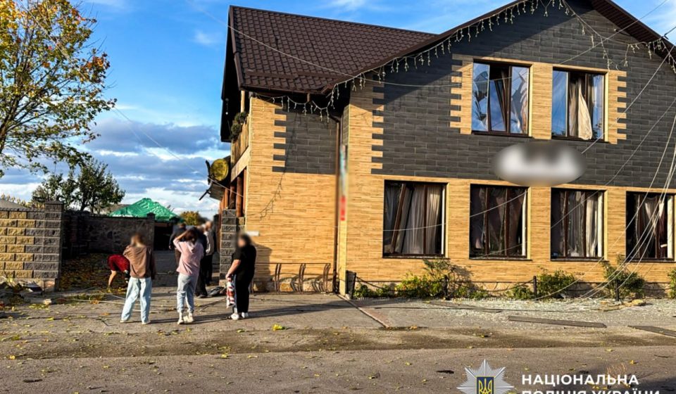 Внаслідок атаки ворожого безпілотника на Рівненщині травмувалися восьмеро людей
