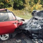 Водій ВАЗу зіткнувся з двома автівками на зустрічній смузі на Рівненщині