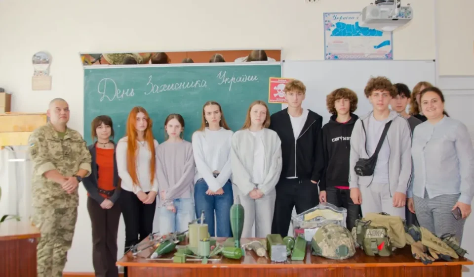 Випускник Дубенського ліцею №2, офіцер ЗСУ Денис Костін, повернувся з візитом